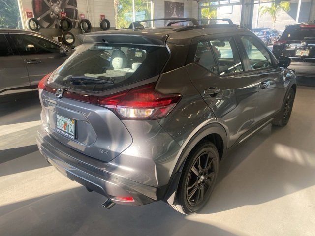 2021 Nissan Kicks SR photo 2