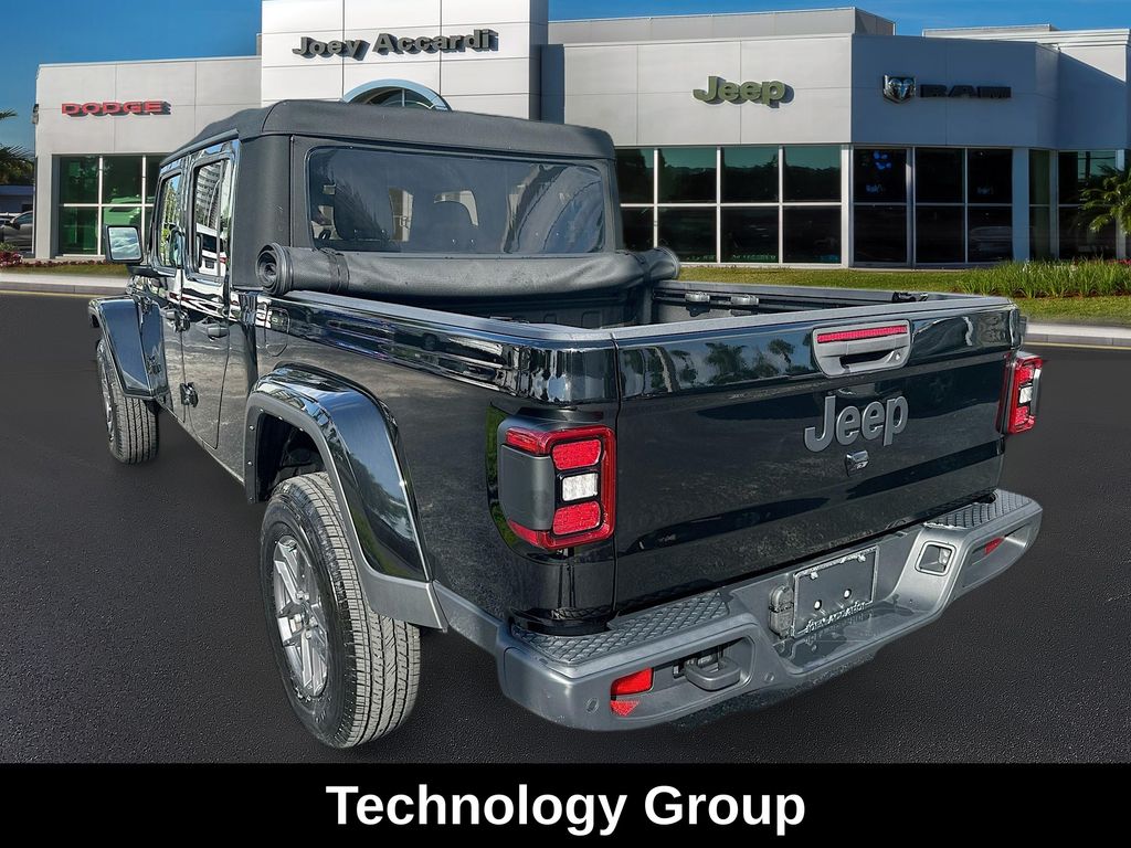 2024 Jeep Gladiator Sport photo 3