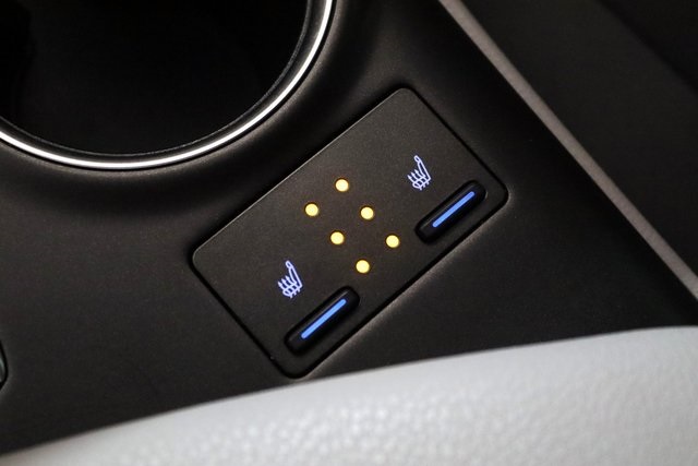 2023 Toyota Camry Hybrid LE photo 24