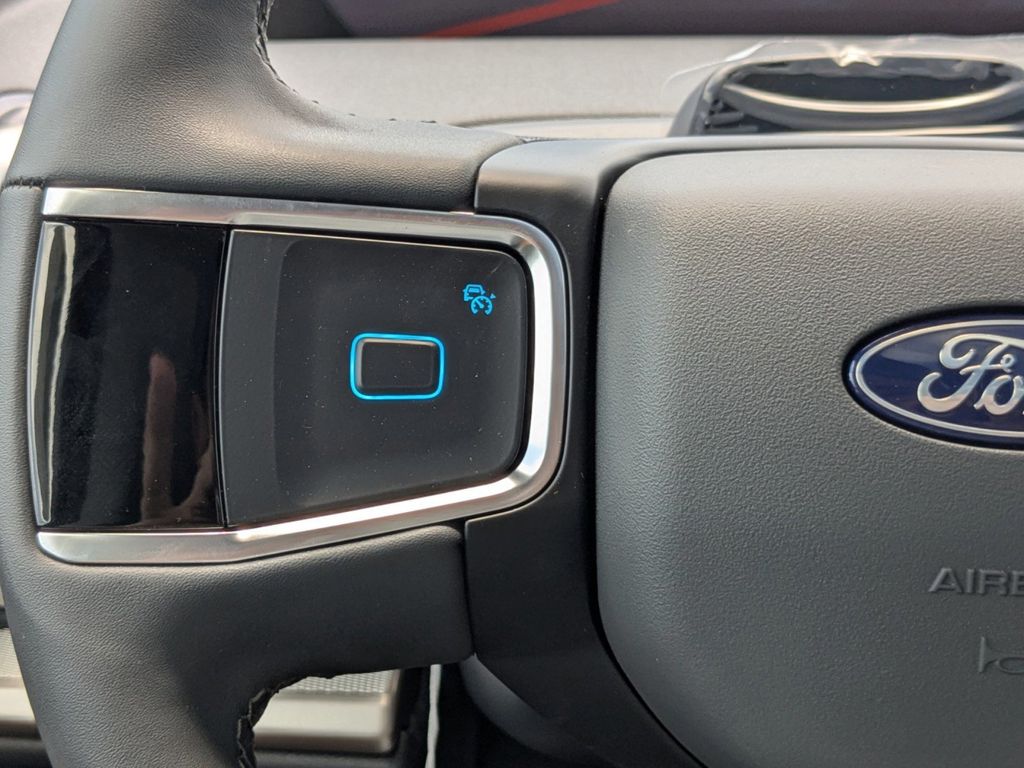 2025 Ford Expedition MAX photo 25