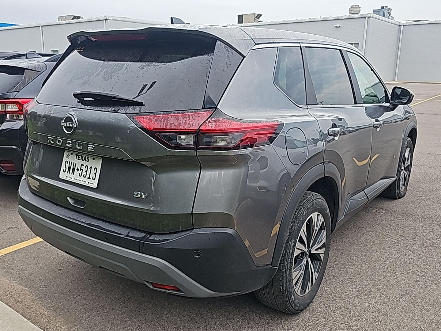 2023 Nissan Rogue SV photo 4