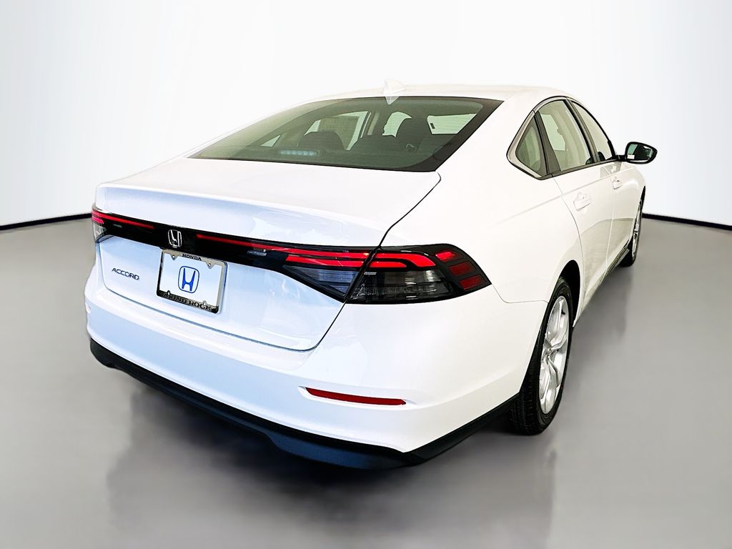 2025 Honda Accord LX photo 5