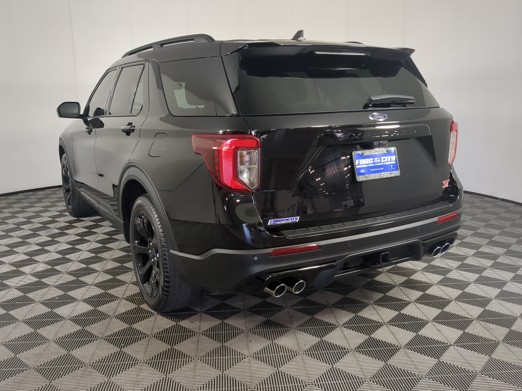 2023 Ford Explorer ST photo 6
