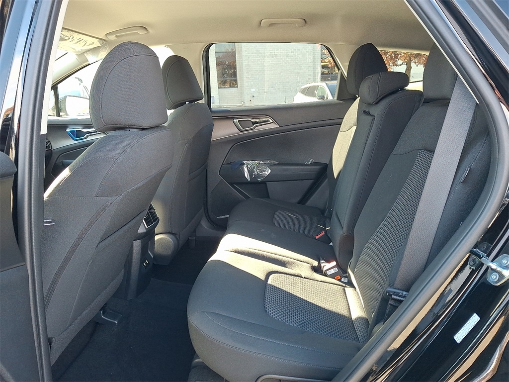 2026 Kia Sportage LX photo 4