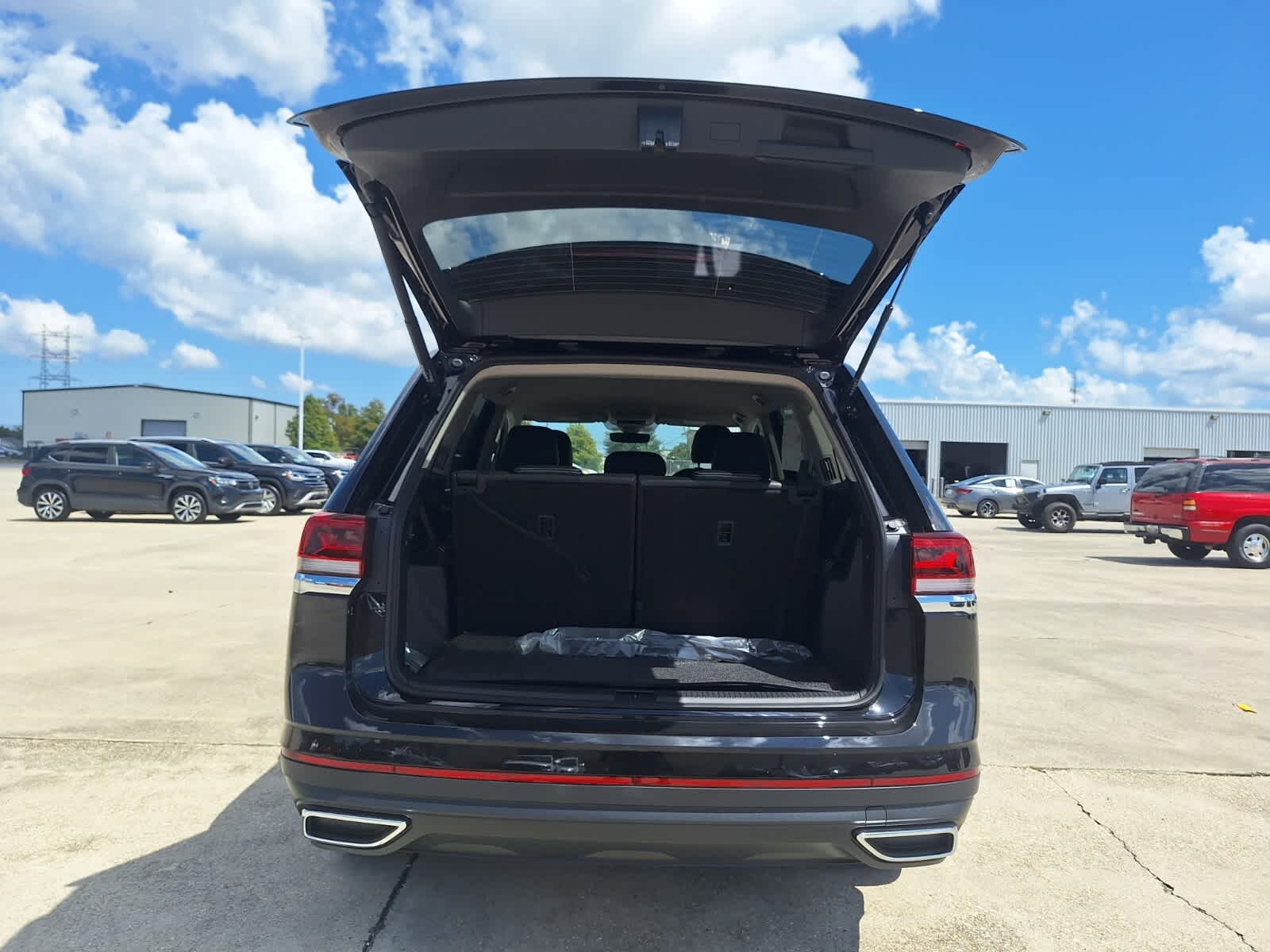 2026 Volkswagen Atlas SE photo 26