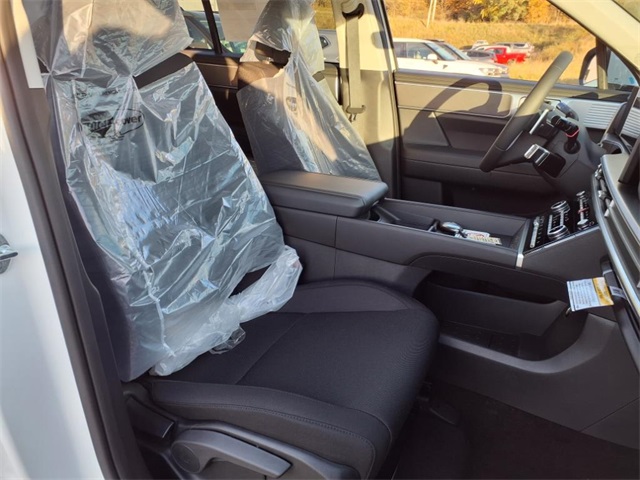 2025 Hyundai Santa Fe SE photo 3