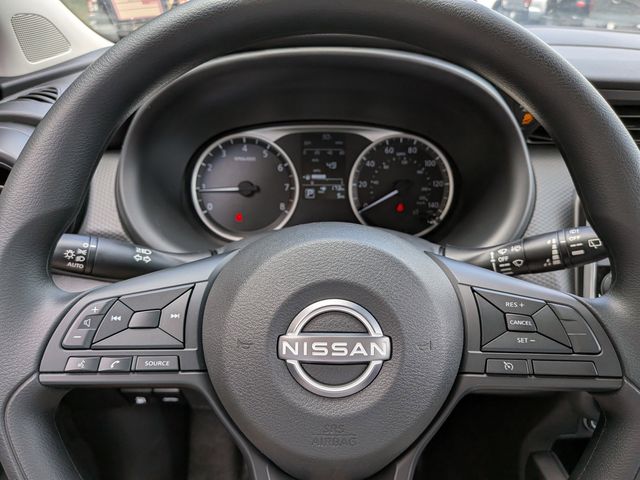 2025 Nissan Kicks Play S photo 22
