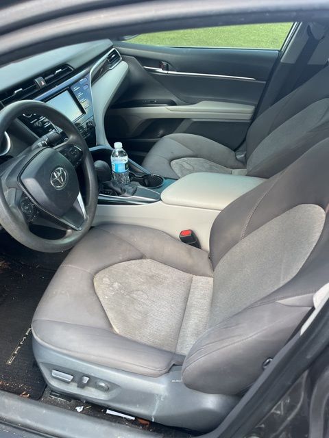 2018 Toyota Camry LE photo 2