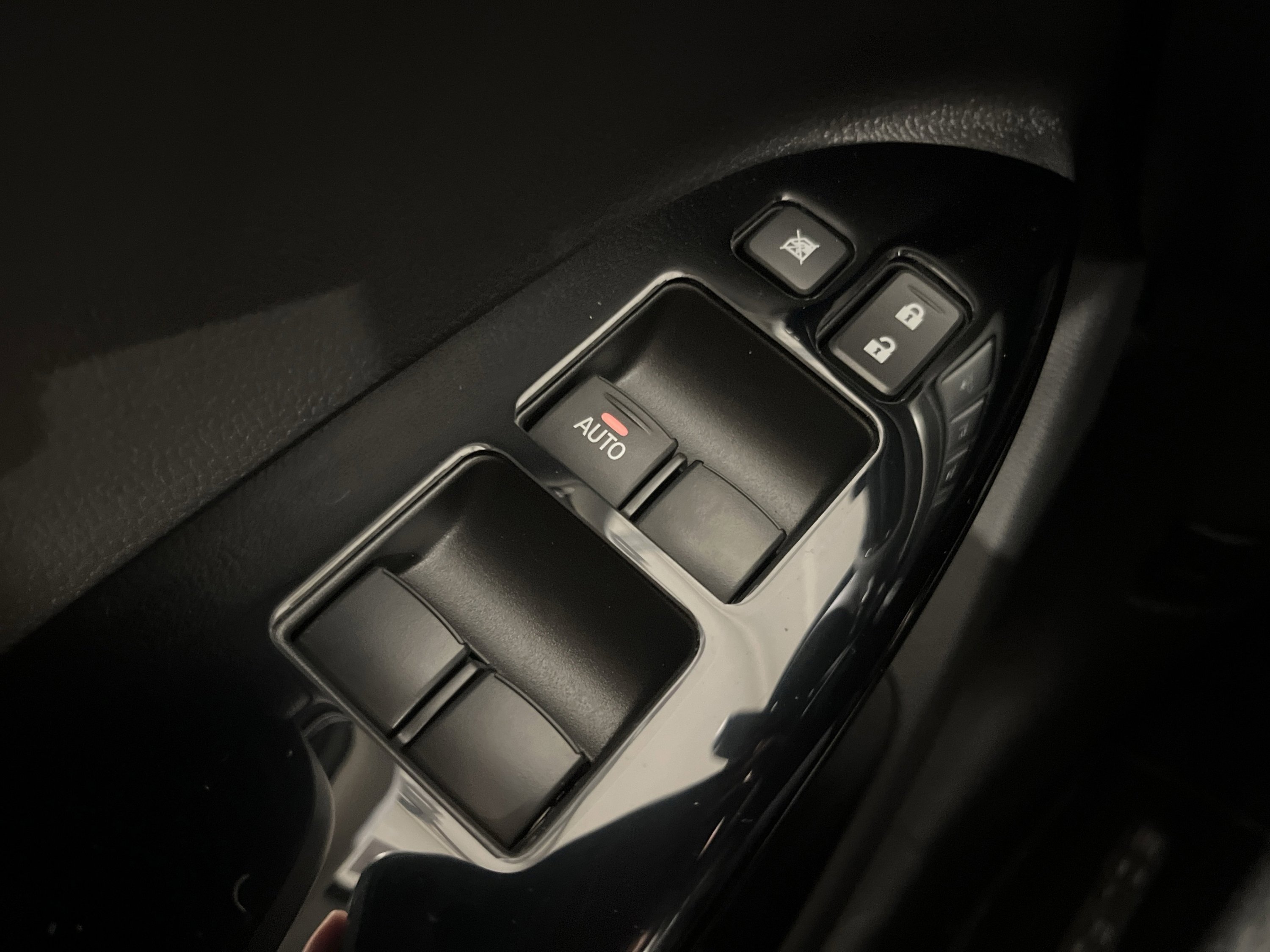 2025 Mitsubishi Eclipse Cross LE Ralliart photo 19