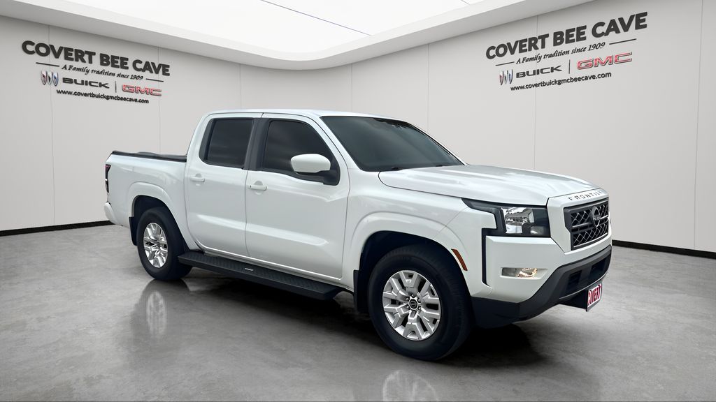 2022 Nissan Frontier SV's photo