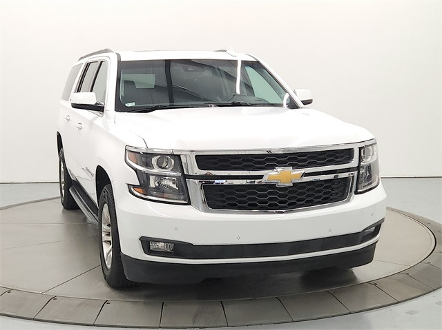 2019 Chevrolet Suburban LT photo 2