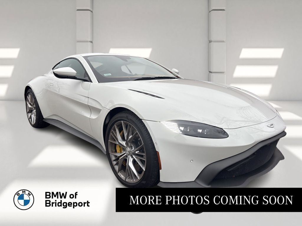 2021 Aston Martin Vantage Base's photo
