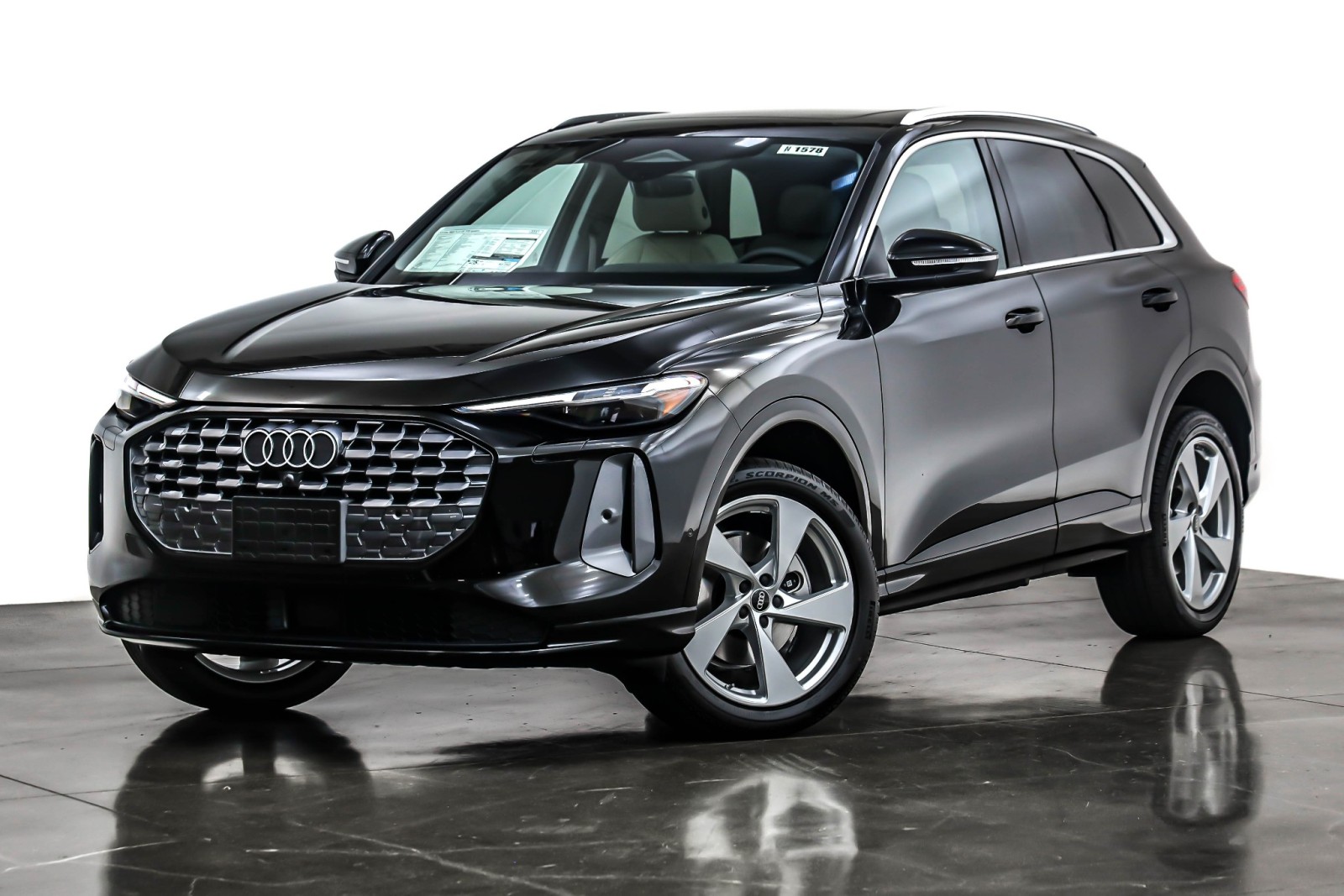 2025 Audi New Q5 Premium Plus's photo