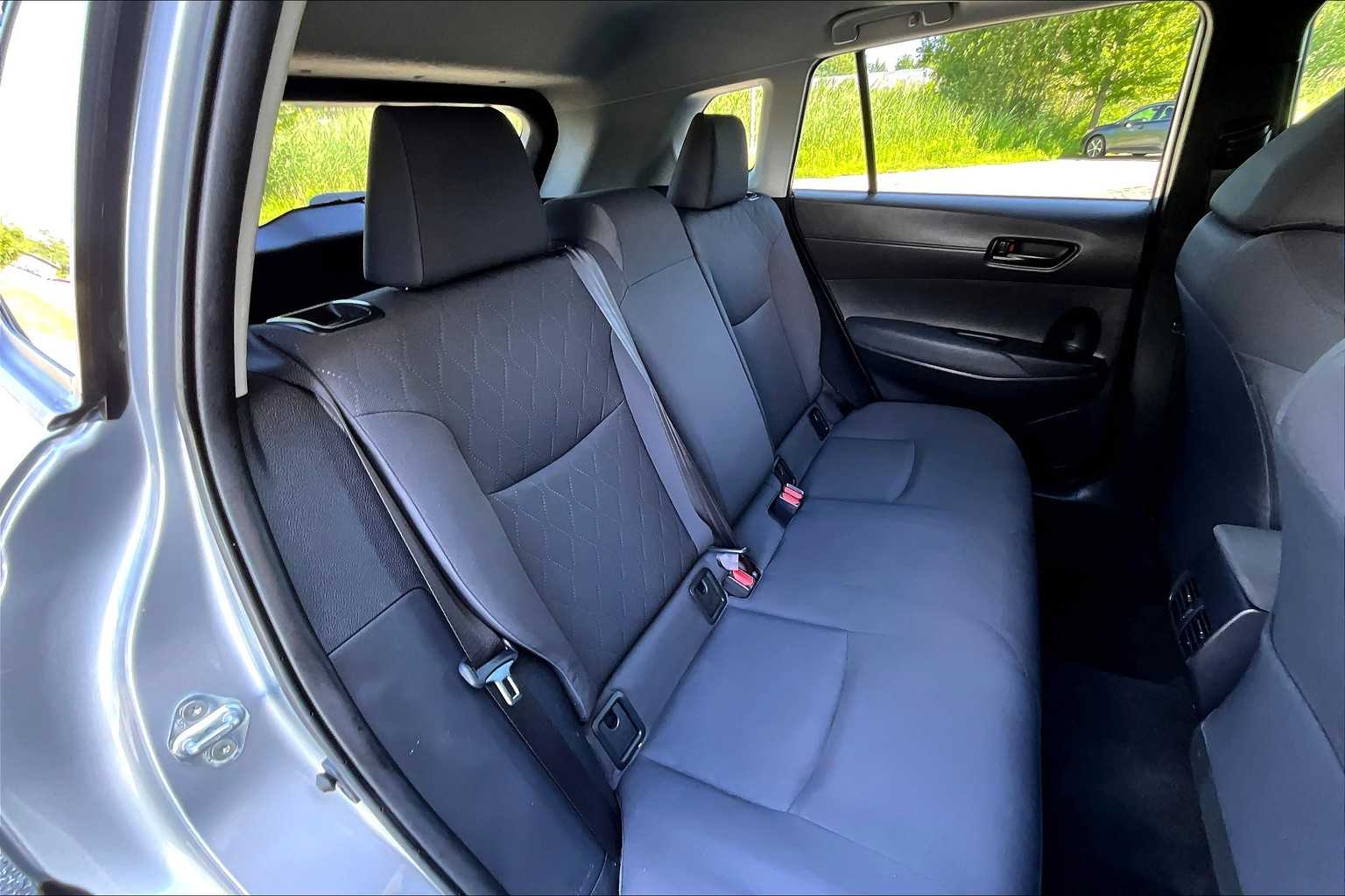 2022 Toyota Corolla Cross LE photo 18