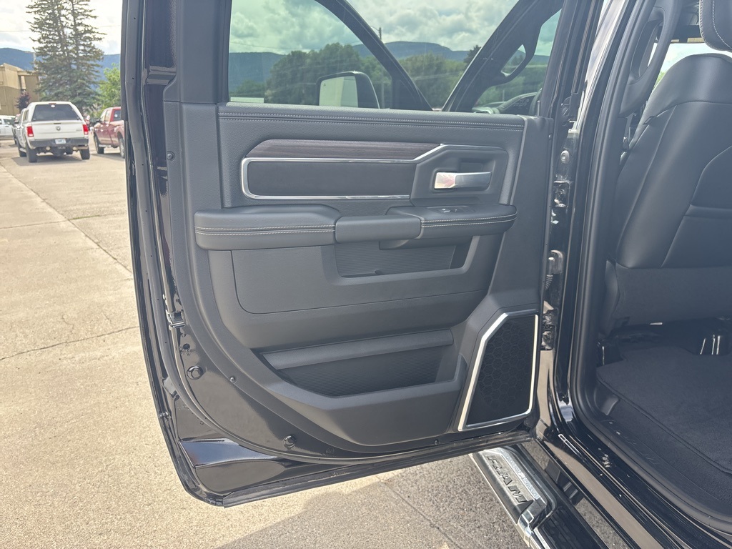 2025 Ram 2500 Laramie photo 13