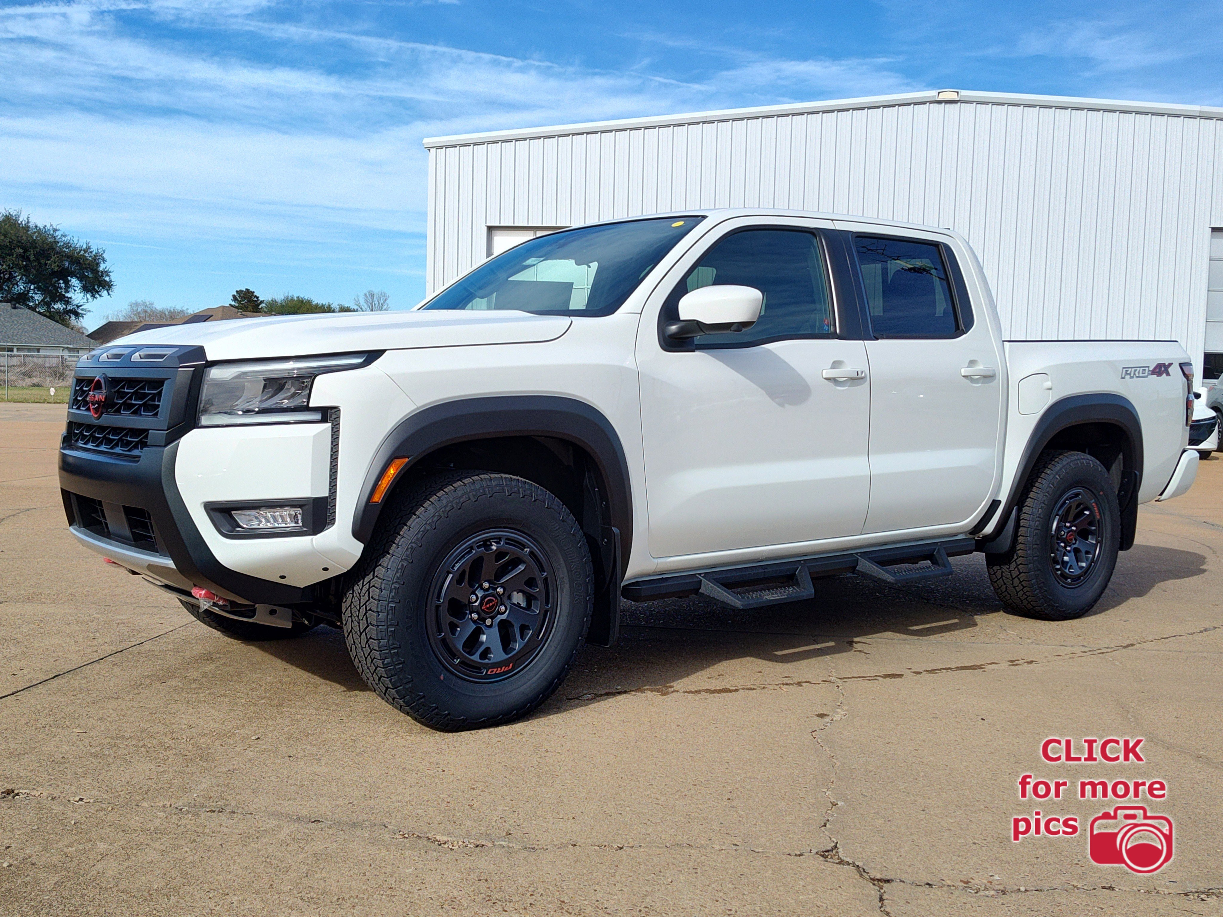 2026 Nissan Frontier PRO-4X's photo
