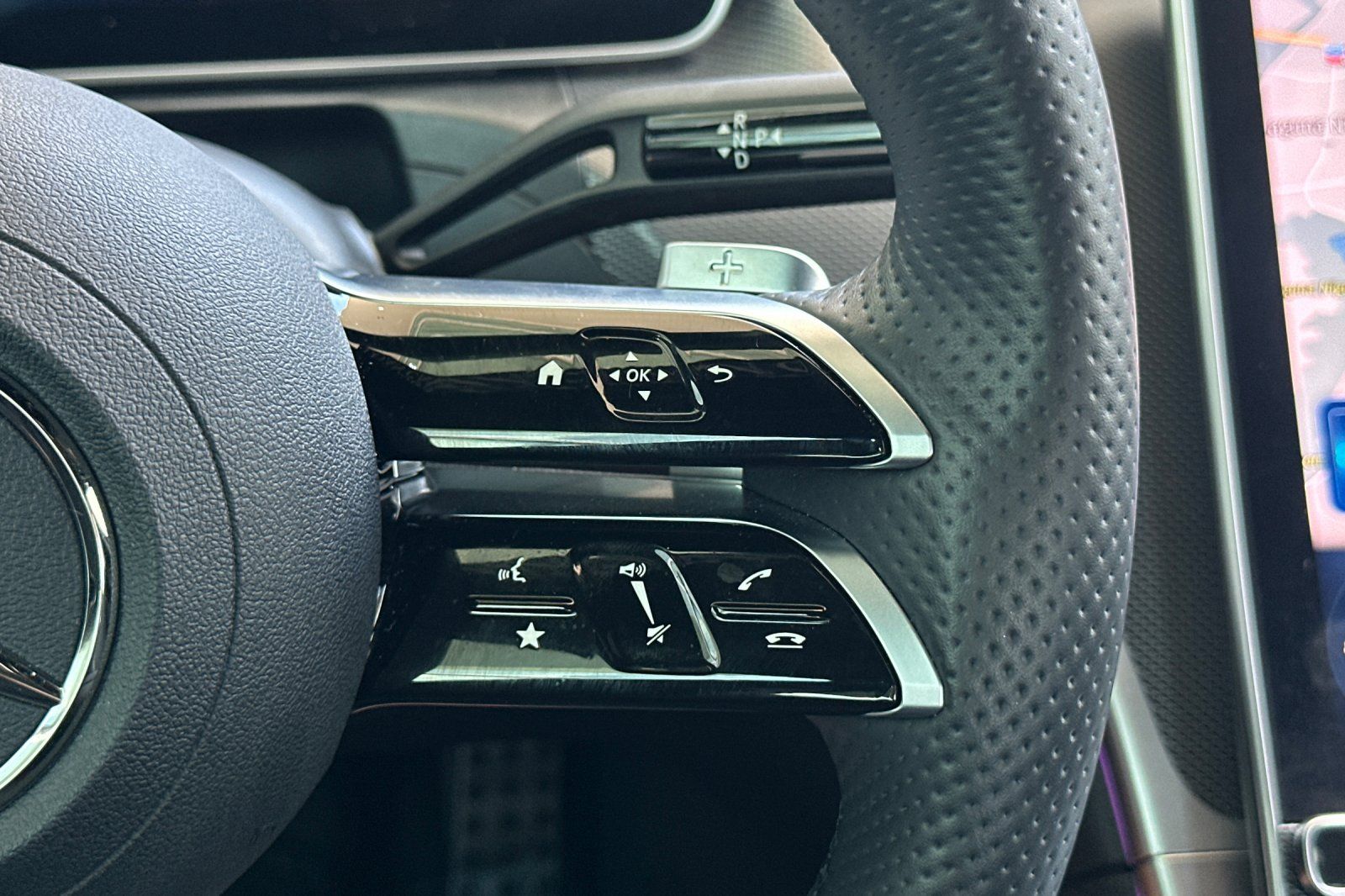 2025 Mercedes Benz C 300 photo 24