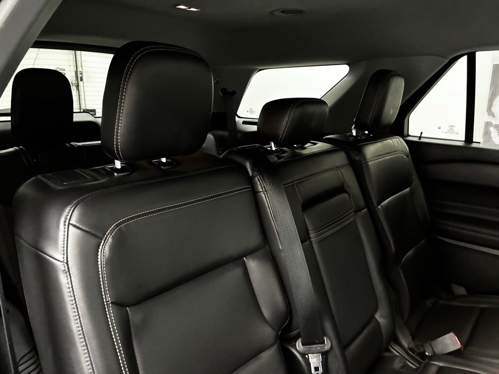 2023 Ford Explorer XLT photo 27