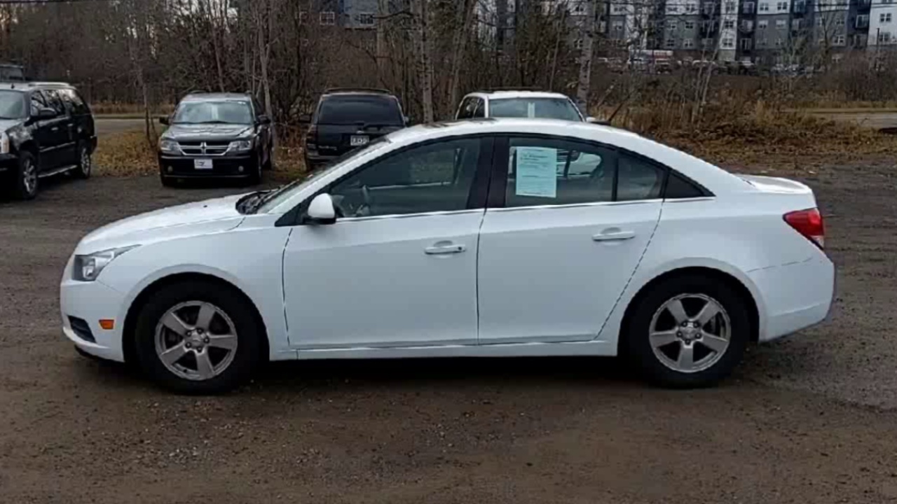 2014 Chevrolet Cruze photo 2