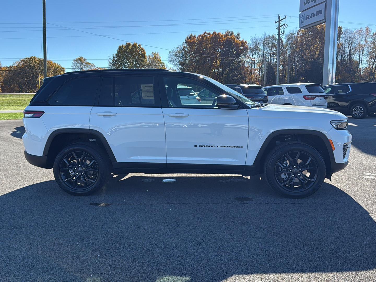 2025 Jeep Grand Cherokee Limited photo 4