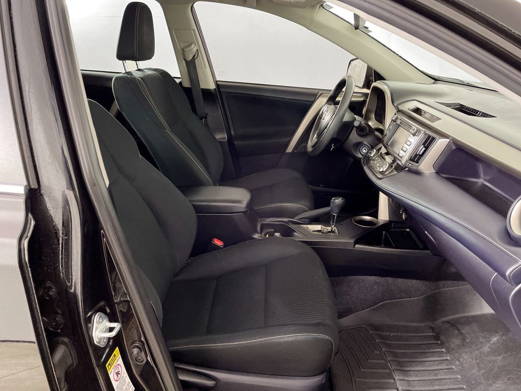 2013 Toyota RAV4 XLE photo 22