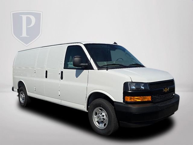 2025 Chevrolet Express Cargo 2500 photo 2