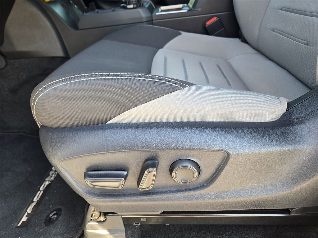 2025 Toyota Tacoma TRD Sport photo 24
