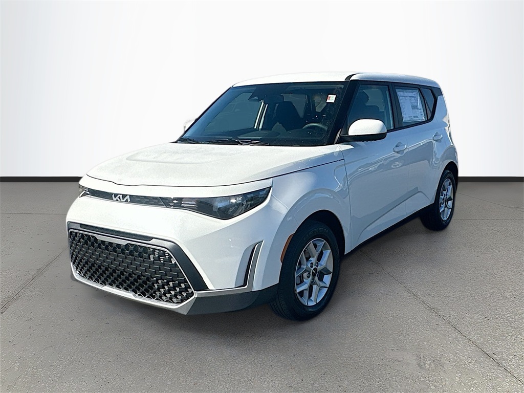 2025 Kia Soul LX photo 3