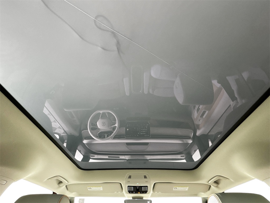 2025 Volkswagen ID. Buzz Pro Plus photo 15