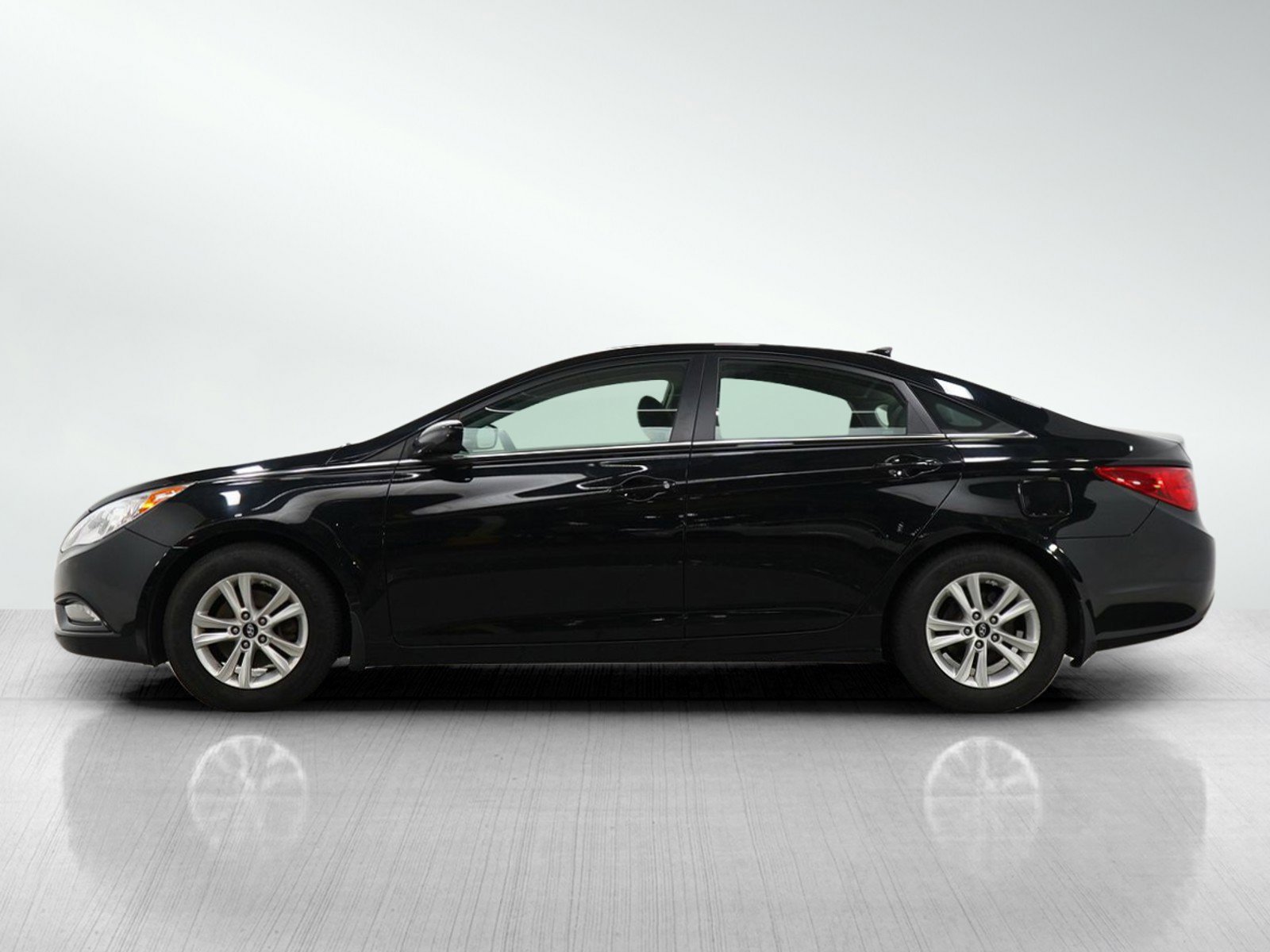 2013 Hyundai Sonata GLS photo 2