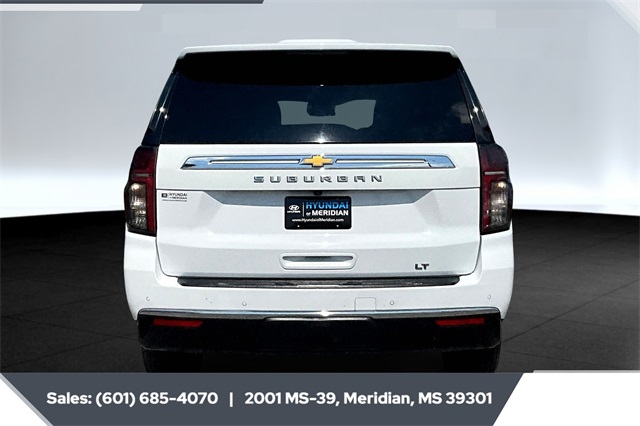 2023 Chevrolet Suburban LT photo 4