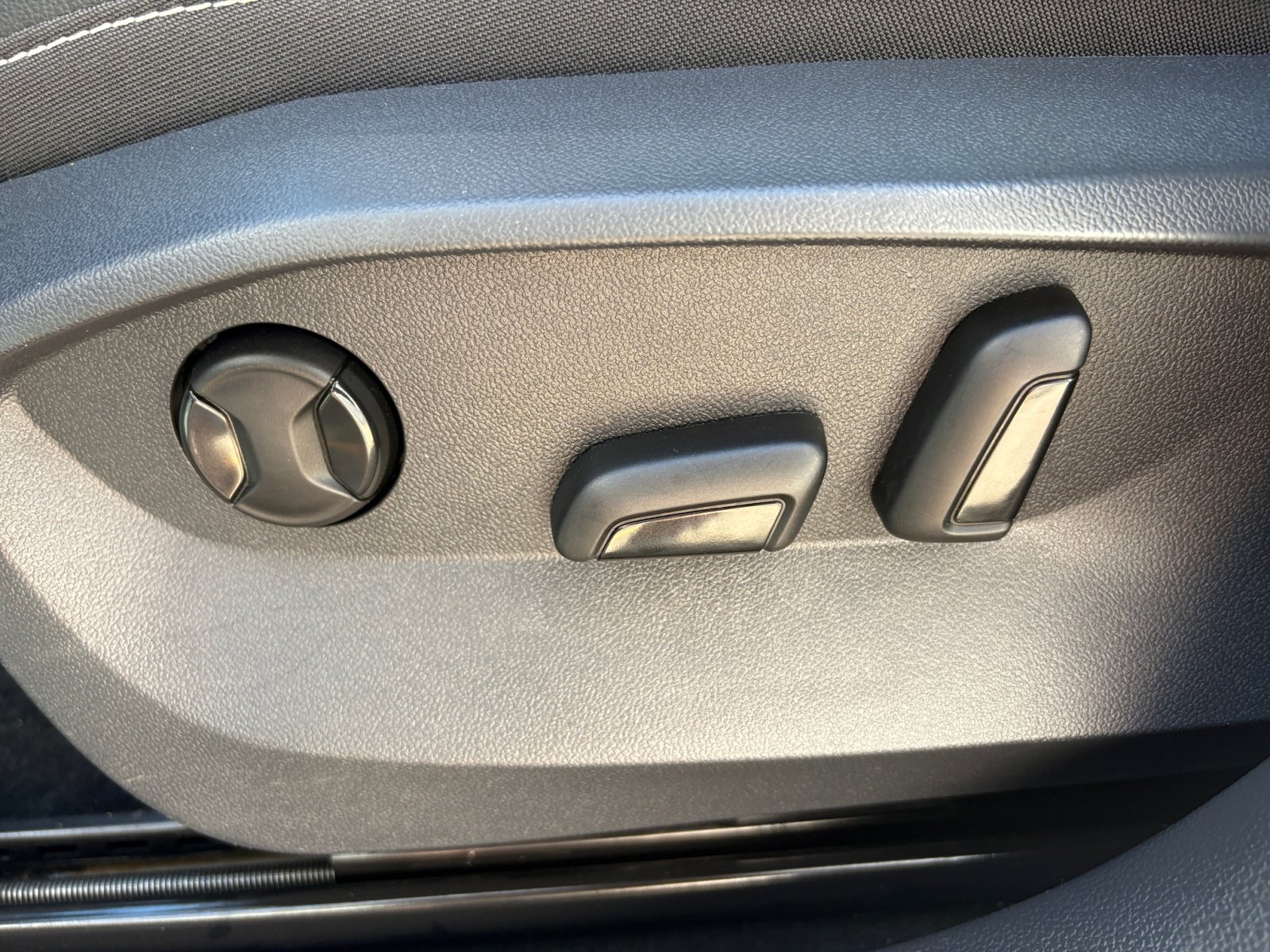 2022 Volkswagen Taos SE photo 8