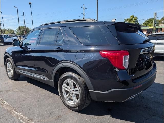 2023 Ford Explorer XLT photo 9