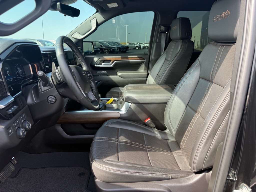 2024 Chevrolet Silverado 1500 High Country photo 10