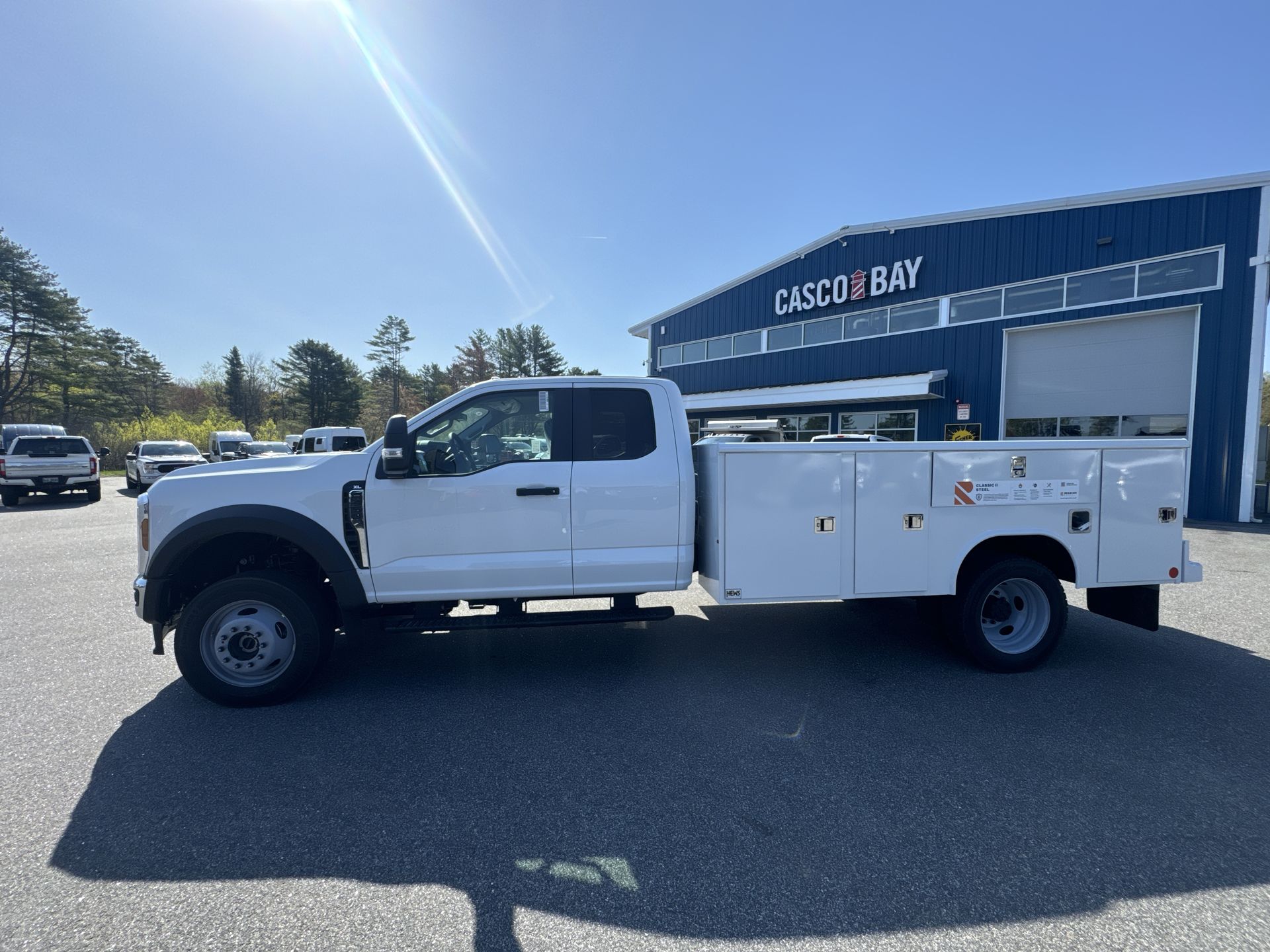 2025 Ford F-450 Super Duty Chassis Cab XL's photo