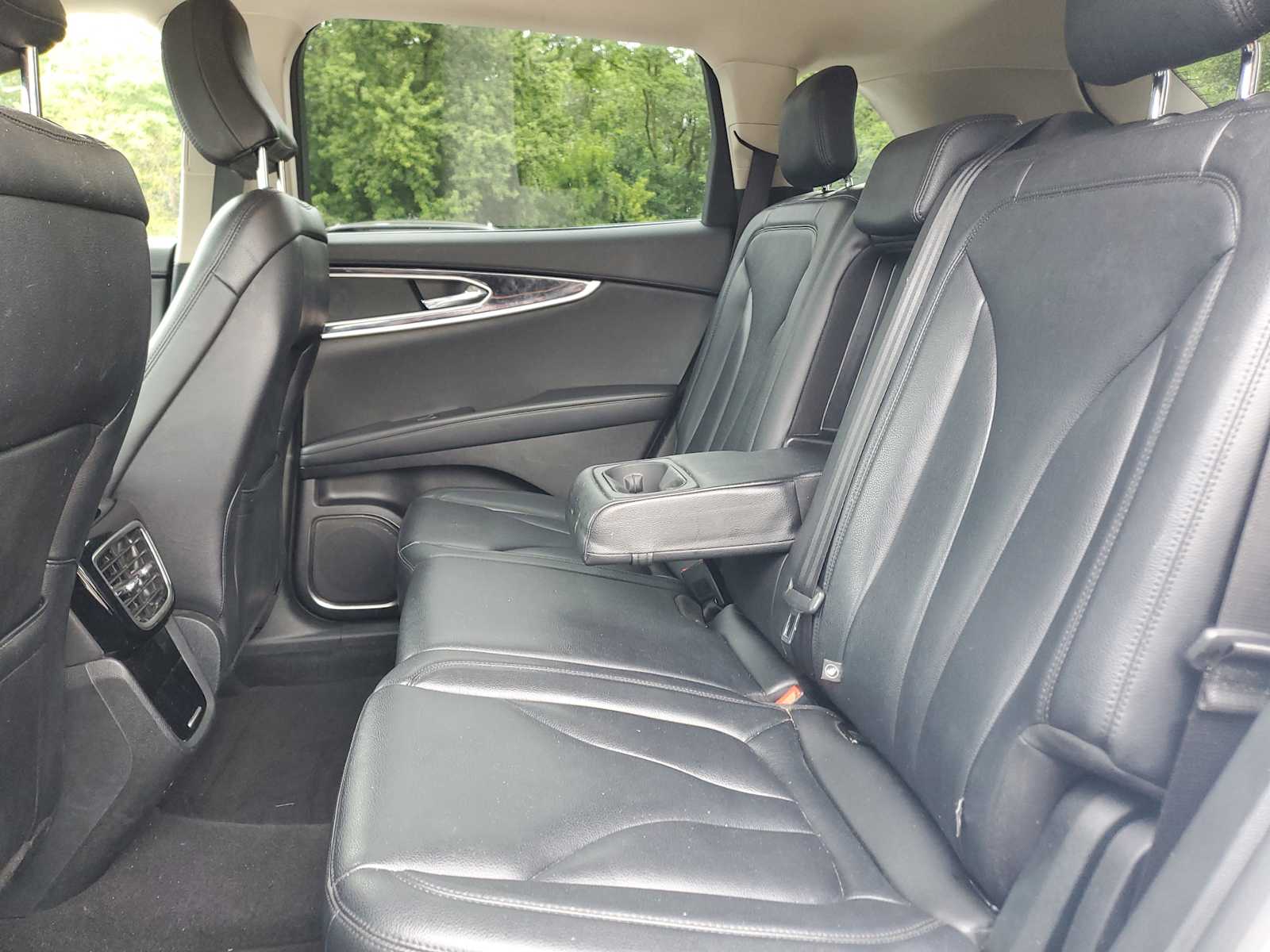 2022 Lincoln Nautilus Standard photo 10