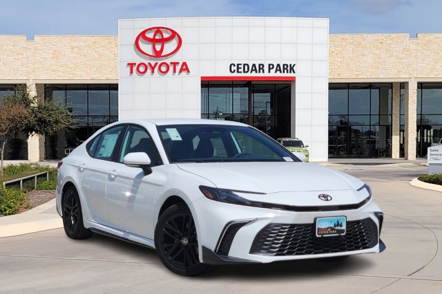 2025 Toyota Camry LE photo 2