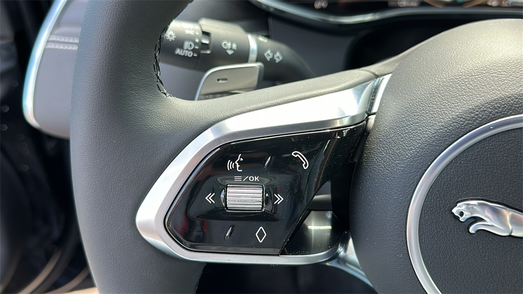 2024 Jaguar XF P300 R-Dynamic SE photo 14