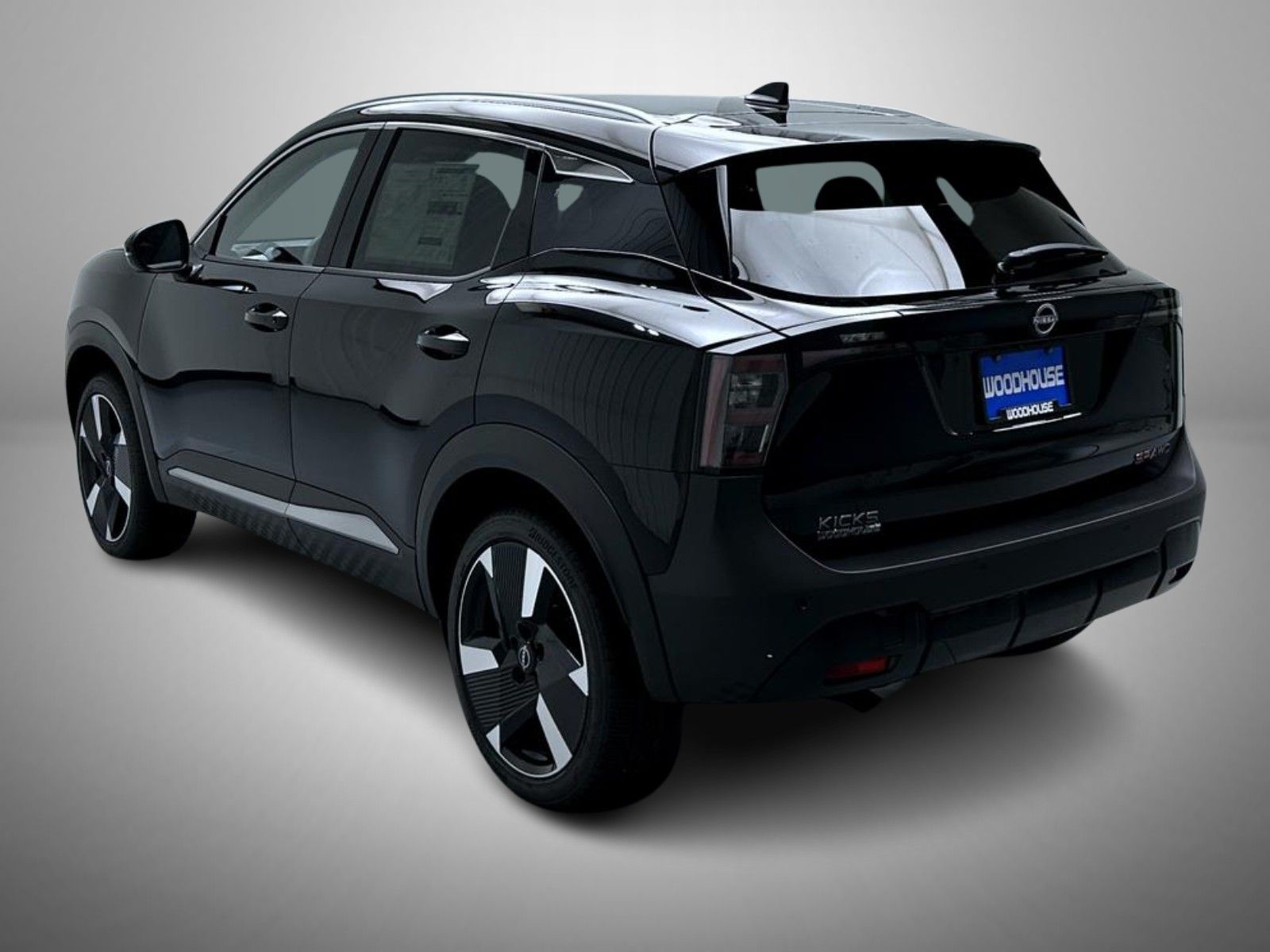 2025 Nissan Kicks SR photo 4