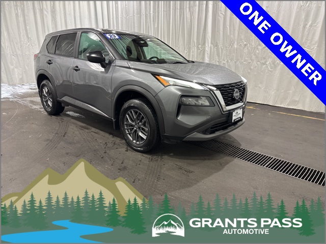 2023 Nissan Rogue S's photo