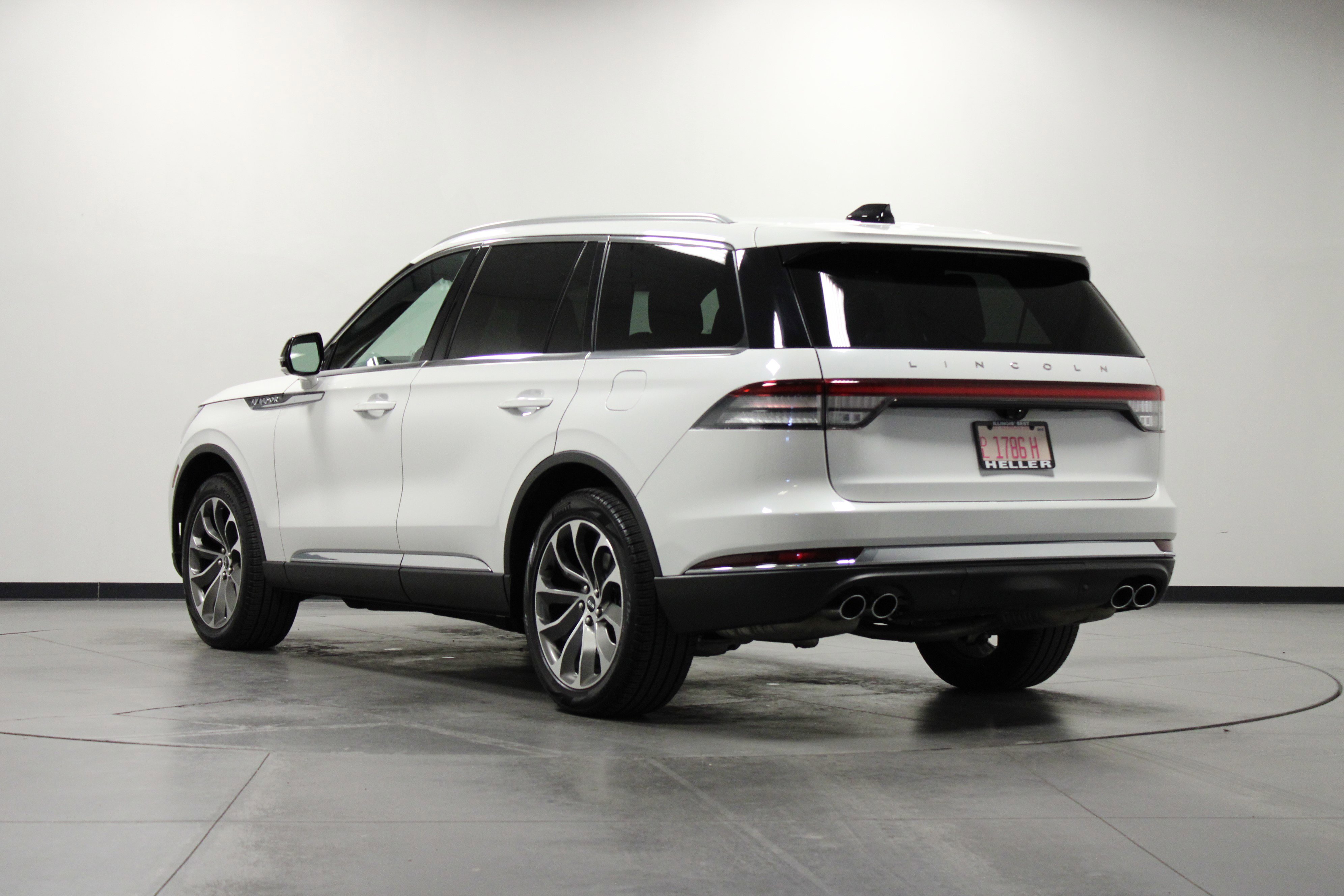 2025 Lincoln Aviator Reserve photo 5