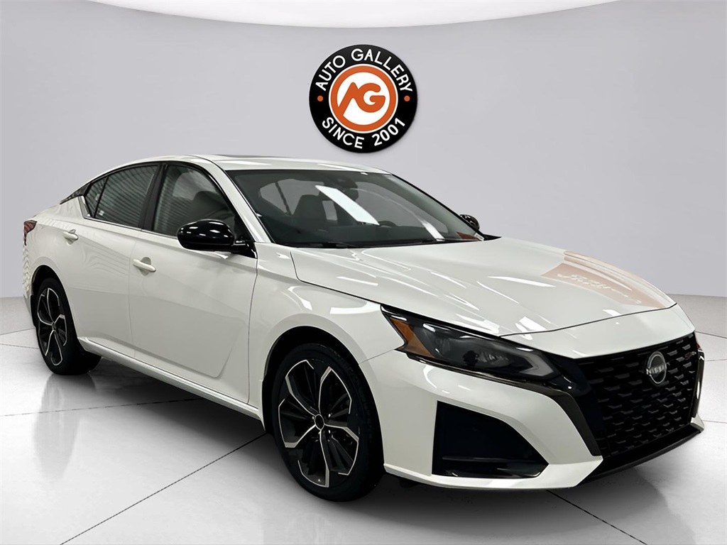 2023 Nissan Altima SR