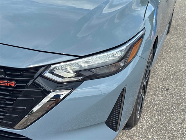 2025 Nissan Sentra SR photo 10