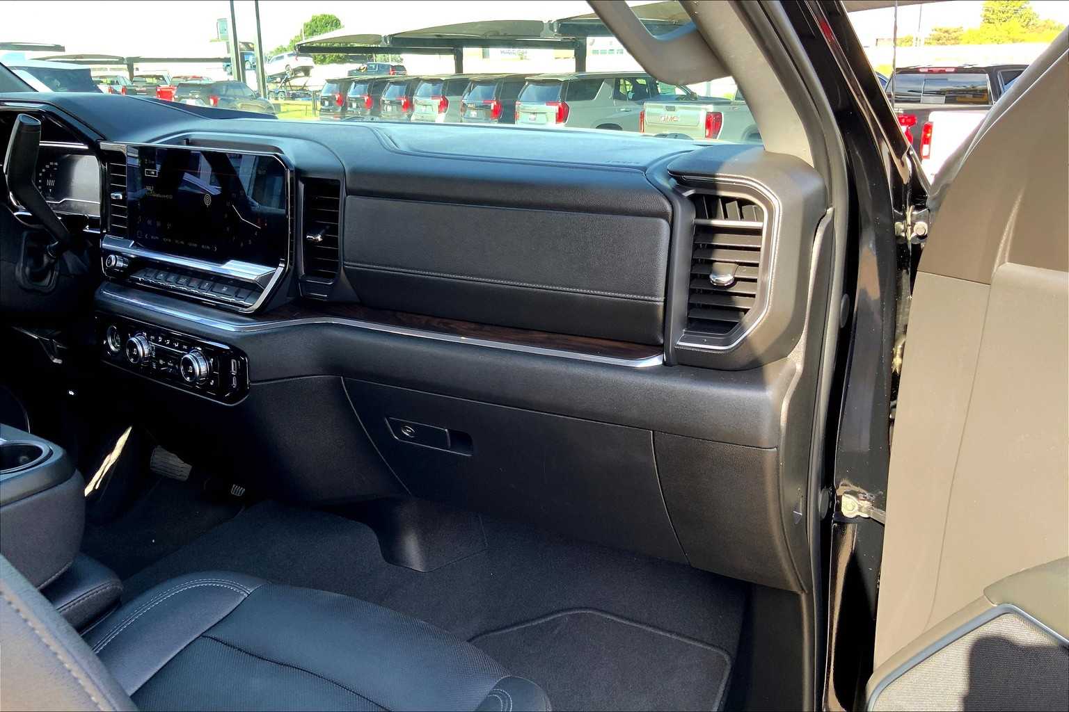 2024 Gmc Sierra 1500 SLT photo 14