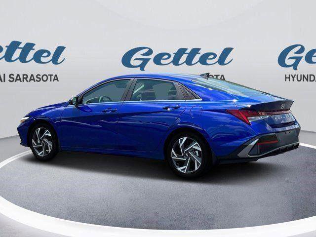 2025 Hyundai Elantra Hybrid Limited photo 4