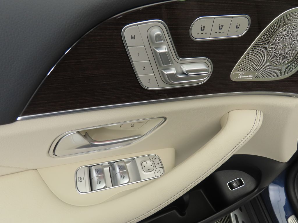 2026 Mercedes Benz GLS 450 4MATIC photo 24