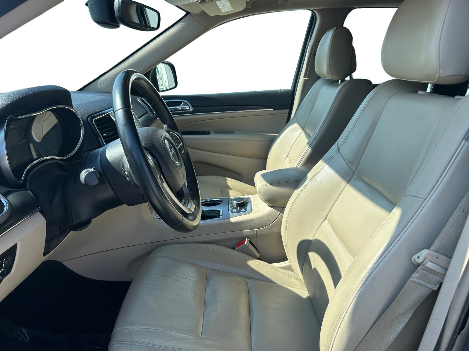 2019 Jeep Grand Cherokee Limited photo 2