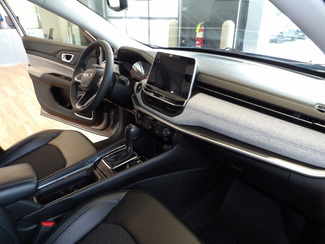 2022 Jeep Compass Latitude photo 13