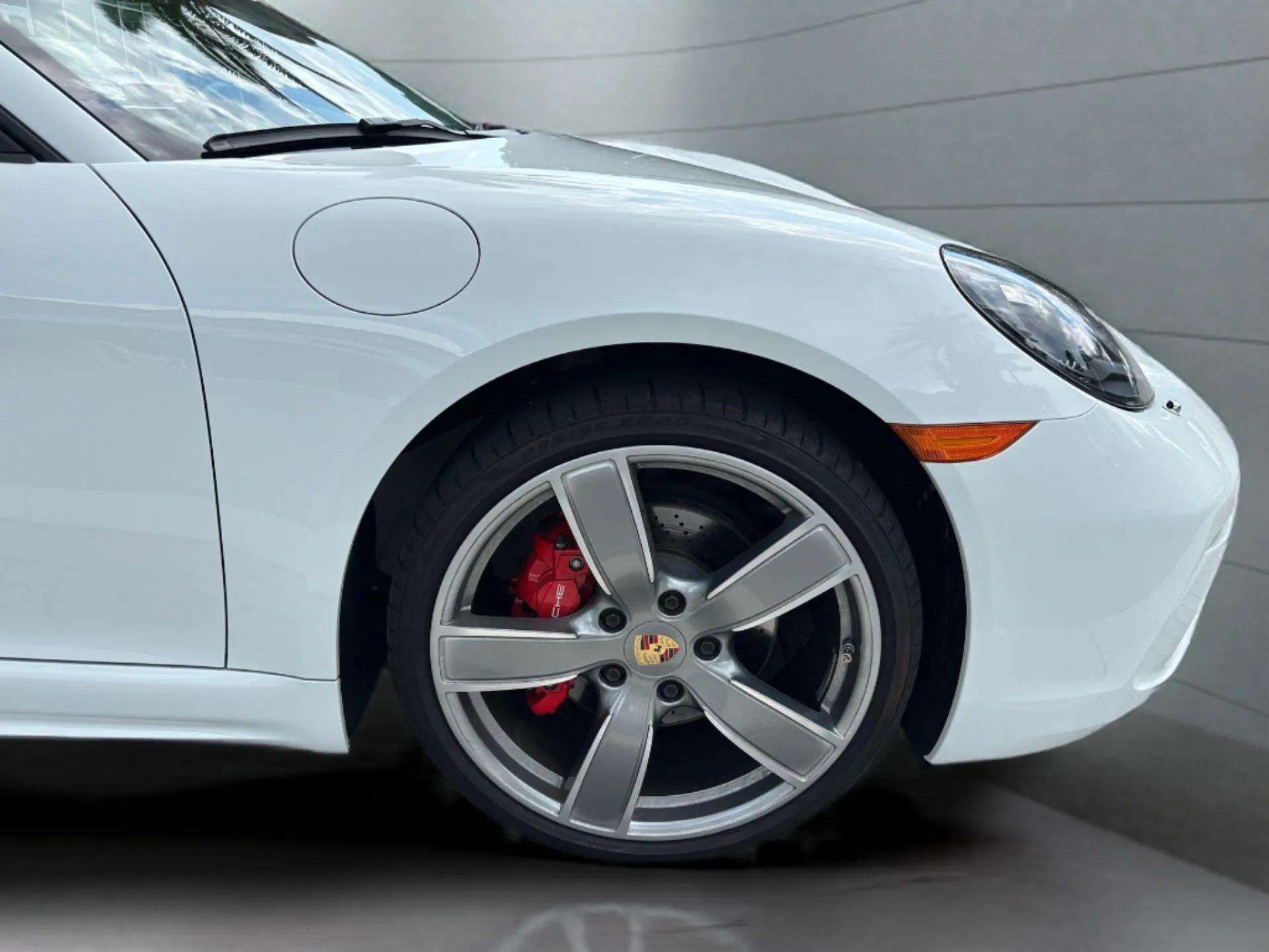 2024 Porsche Boxster S photo 6