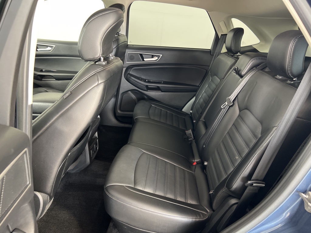 2018 Ford Edge SEL photo 16